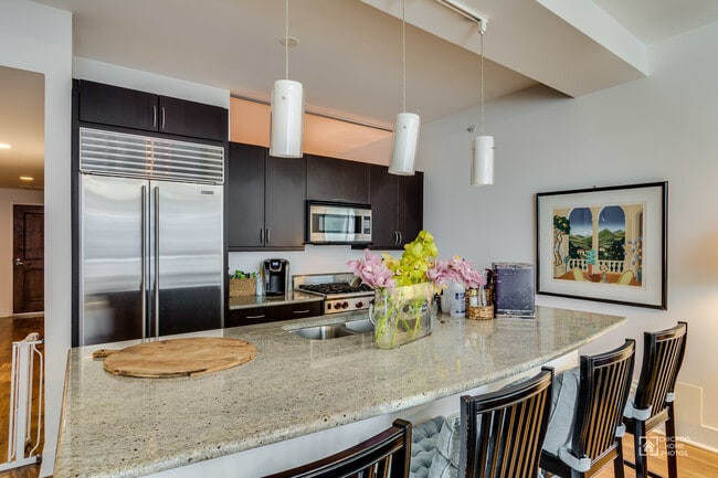 525 Kedzie St in Evanston, IL - Building Photo - Building Photo