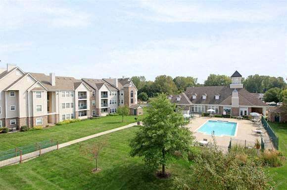 Truman Farm Villas in Grandview, MO - Foto de edificio - Building Photo