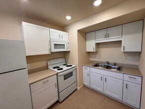 1001 Elledge Dr, Unit 5 in Sierra Vista, AZ - Building Photo - Building Photo