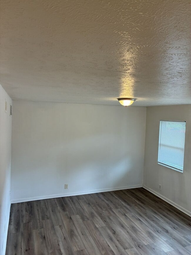 Pinecroft Apartments