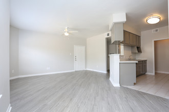 Stonecreek Apartments in Katy, TX - Building Photo - Interior Photo