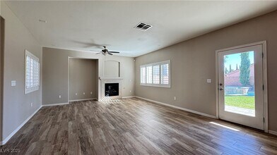 11325 Via Spiga Dr in Las Vegas, NV - Building Photo - Building Photo