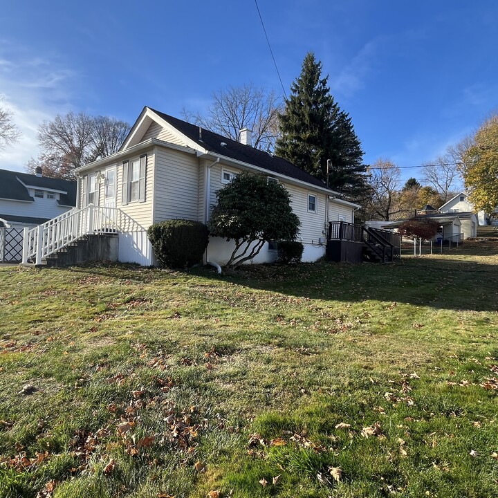 223 Sunnyside Ave in South Abington Township, PA - Building Photo