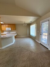 617 Darling Way in Roseville, CA - Building Photo - Building Photo