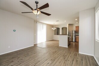 3875 S Dew Drop Ln in Gilbert, AZ - Foto de edificio - Building Photo