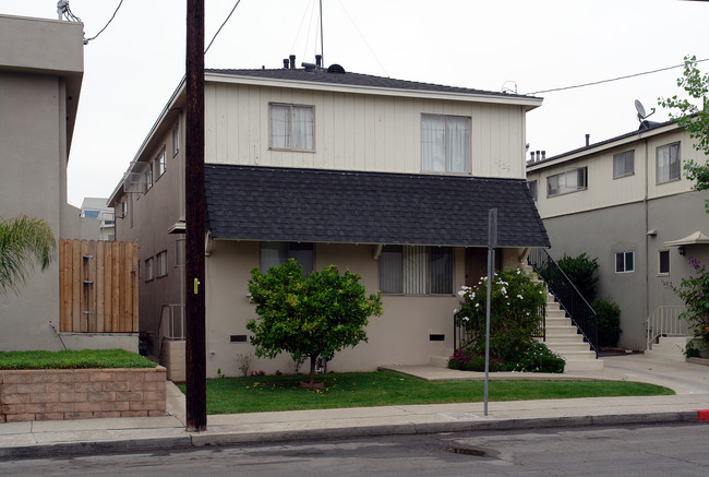 1629 E Maple Ave in El Segundo, CA - Foto de edificio - Building Photo