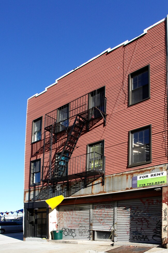 413 Bushwick Ave in Brooklyn, NY - Building Photo - Building Photo
