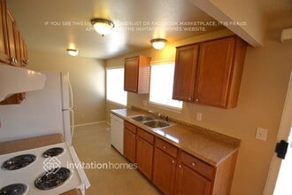 25110 35th Ave S, Unit #1, Boston, MA 02134 in Kent, WA - Foto de edificio - Building Photo