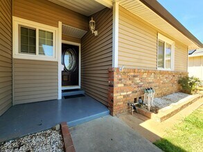10487 Dolecetto Dr in Rancho Cordova, CA - Building Photo - Building Photo