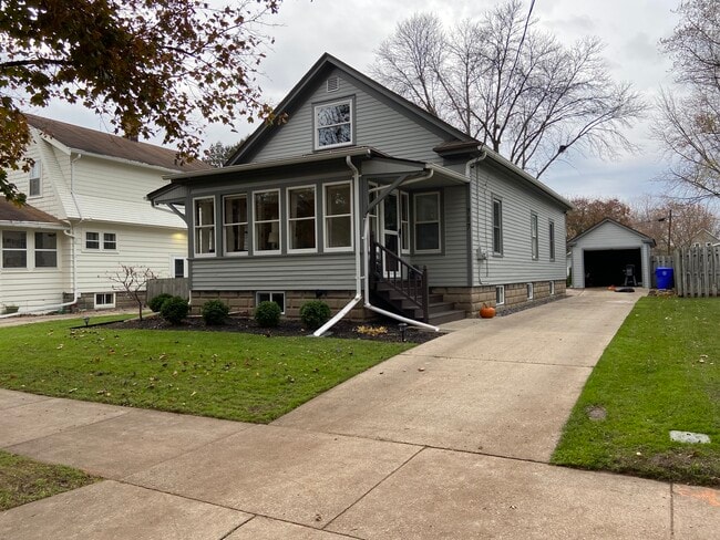 717 S Fairview St in Appleton, WI - Building Photo - Building Photo