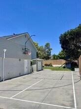 1460 Avenida De Las Adelsas in Encinitas, CA - Building Photo - Building Photo