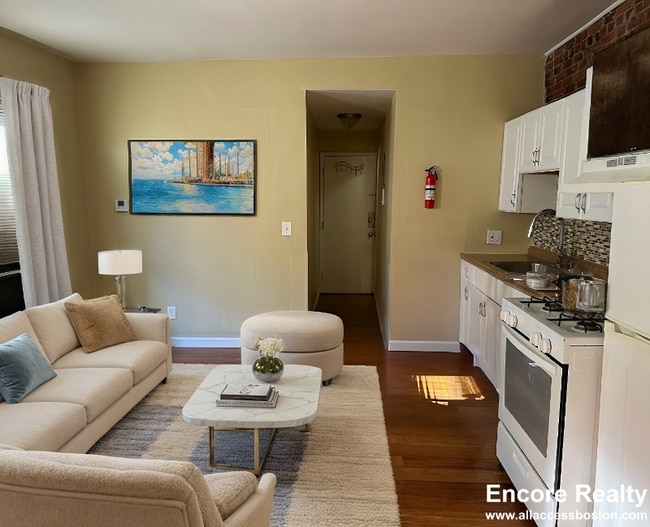 147 Meridian St in Boston, MA - Foto de edificio - Building Photo