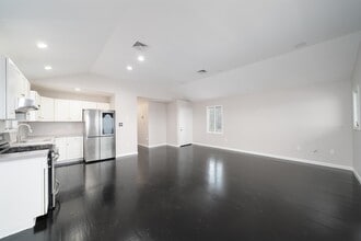 1000 Liberty Ave in North Bergen, NJ - Building Photo - Building Photo