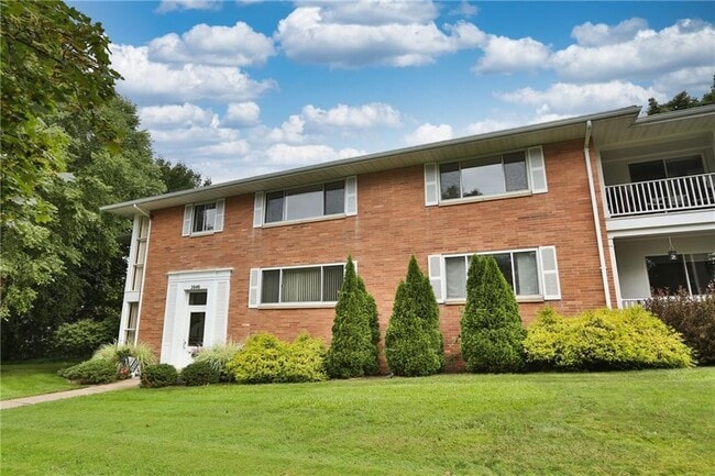 2640 Highland Ave in Rochester, NY - Building Photo - Building Photo