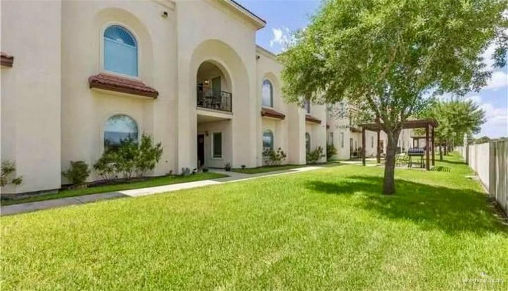15 Keeton Ave E in McAllen, TX - Building Photo