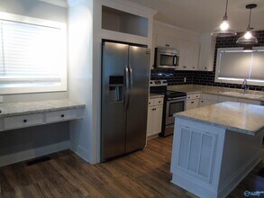 303 McCullough Ave NE in Huntsville, AL - Building Photo - Building Photo