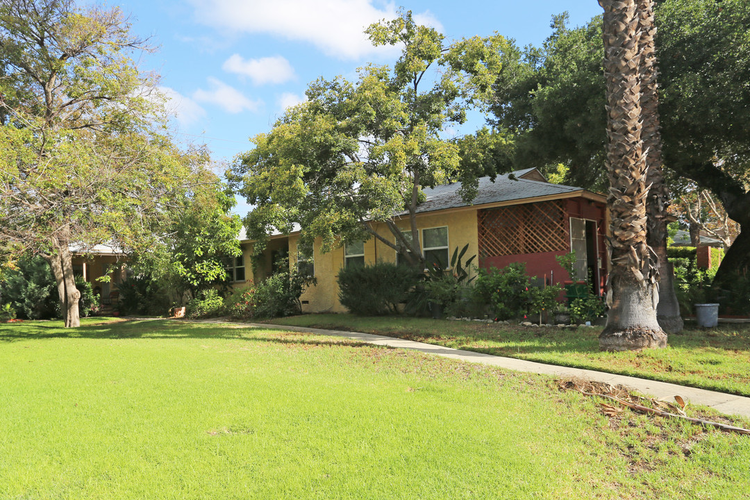 1151 Glendale Ave in Glendale, CA - Building Photo