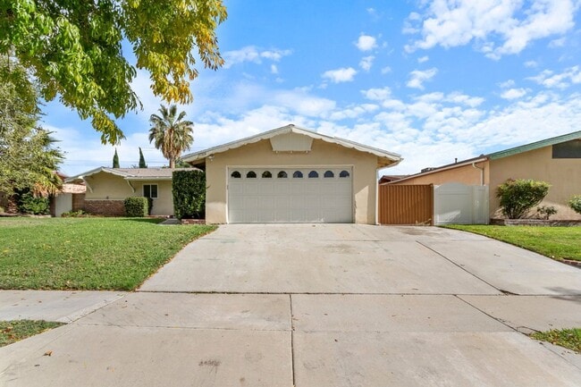27508 Vilna Ave in Santa Clarita, CA - Building Photo - Building Photo