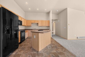 Stonebridge Villas in Minot, ND - Building Photo - Interior Photo
