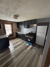 327 Harrison St in Elkhart, IN - Building Photo - Building Photo