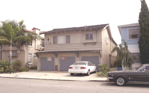 116 Roycroft Ave in Long Beach, CA - Building Photo