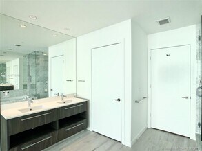 480 NE 31st St in Miami, FL - Foto de edificio - Building Photo