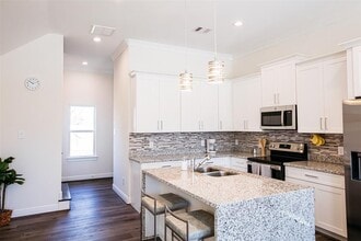 5205 Bataan Rd in Houston, TX - Building Photo - Building Photo