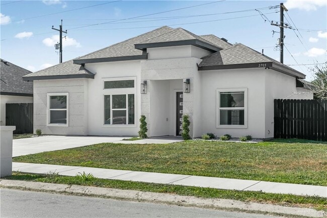 18 Torreon St in Hidalgo, TX - Foto de edificio - Building Photo