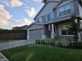9645 SE Jeanne Rd in Happy Valley, OR - Building Photo