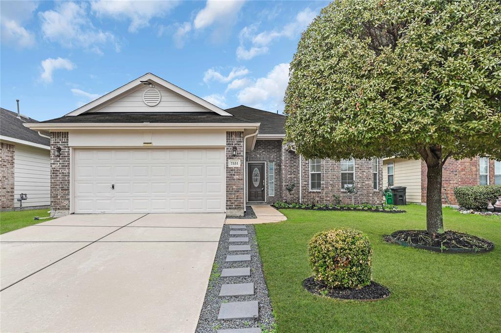 7531 Oakwood Canyon Dr in Cypress, TX - Building Photo