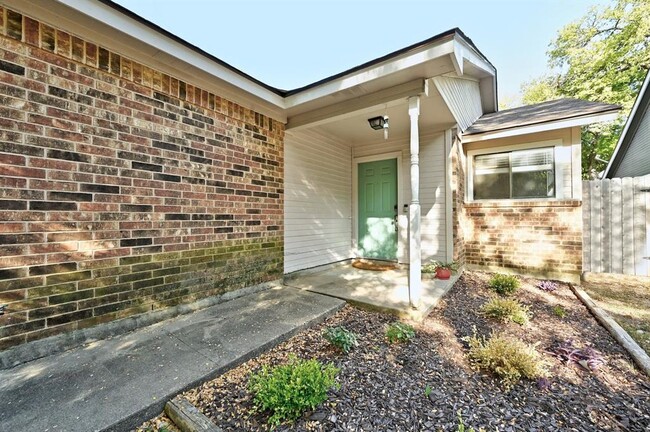 2503 Howellwood Wy in Austin, TX - Foto de edificio - Building Photo