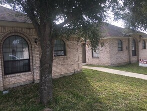 1803 S Juniper St, Unit 2 in Pharr, TX - Building Photo - Building Photo