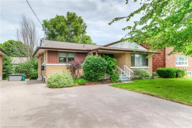 40 Downey St in Kitchener, ON - Building Photo - Building Photo