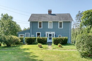 134 East St in Litchfield, CT - Building Photo