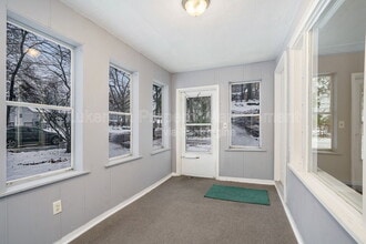 2021 Academy St in Kalamazoo, MI - Building Photo - Building Photo