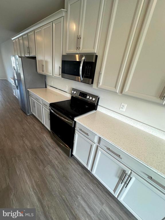 property at 3727 Silver View Ln
