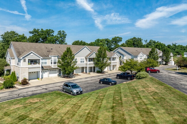 Tuscan Ridge Condominiums in Copley, OH - Building Photo - Building Photo