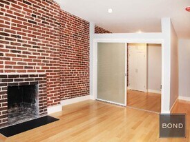 349 E 52nd St in New York, NY - Building Photo