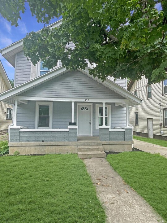 1956 Huizen Ave SW in Wyoming, MI - Building Photo