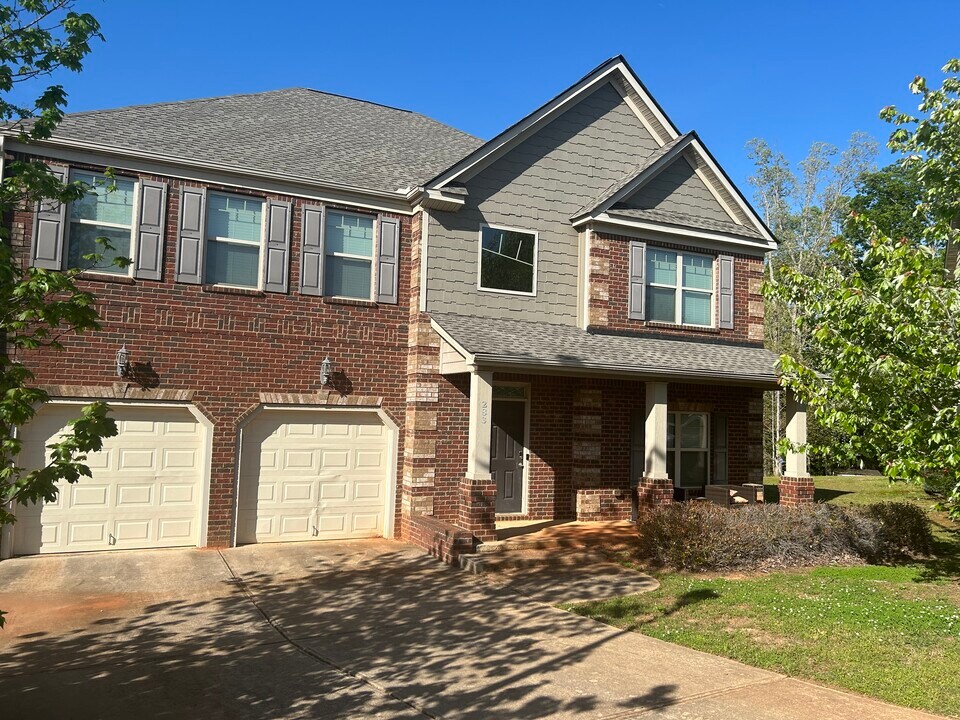 283 Bandelier Cir in Hampton, GA - Building Photo