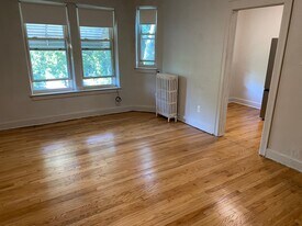 375 W Grand Blvd, Unit 405 in Detroit, MI - Building Photo