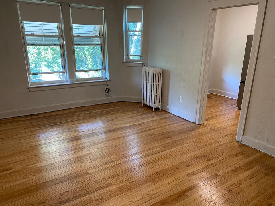 375 W Grand Blvd, Unit 405 in Detroit, MI - Building Photo