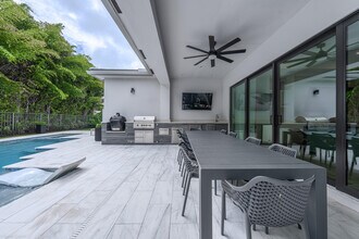 8652 Dream Falls St in Boca Raton, FL - Foto de edificio - Building Photo
