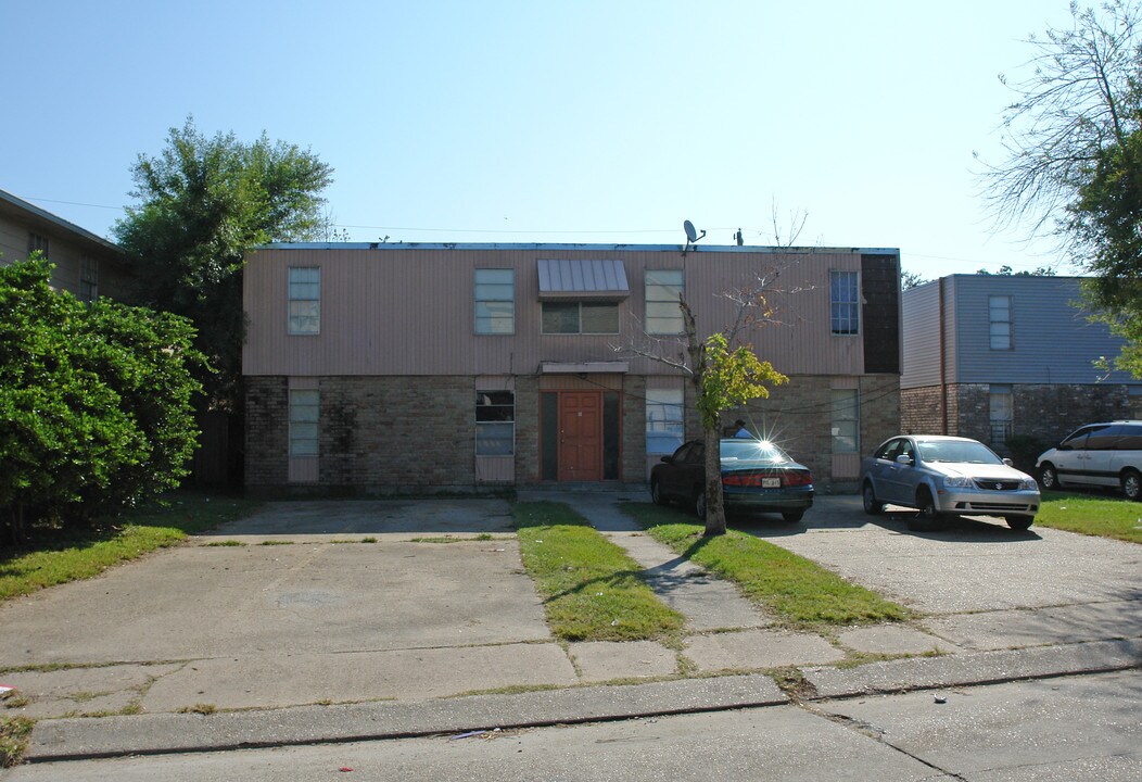 2401 Manson Ave in Metairie, LA - Building Photo