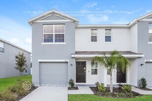 3627 Fulton Ferry Ln in Tampa, FL - Building Photo