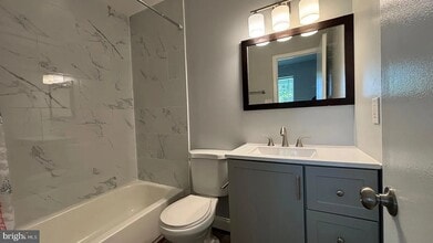 5394 Eliots Oak Rd in Columbia, MD - Building Photo - Building Photo