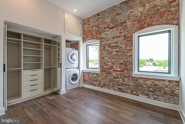 1211 Bainbridge St in Philadelphia, PA - Building Photo - Building Photo