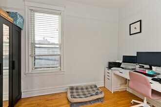 2146 W Iowa St in Chicago, IL - Building Photo - Building Photo
