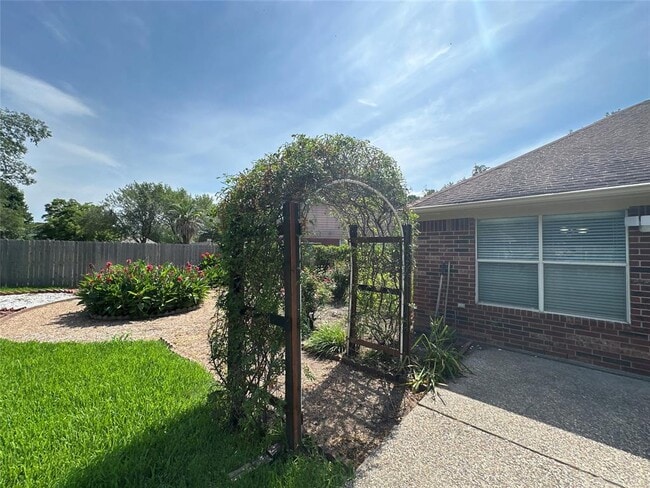 property at 11411 Oak Lake Vista Ct