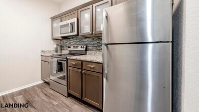 3201 Duval Rd, Unit 313 in Austin, TX - Building Photo - Building Photo